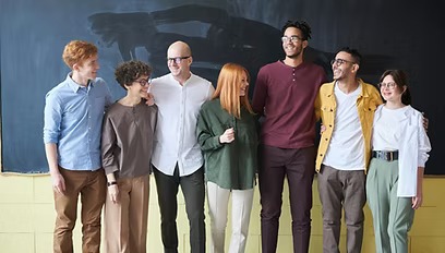 group of people participating in individualized addiction treatment in Massachusetts